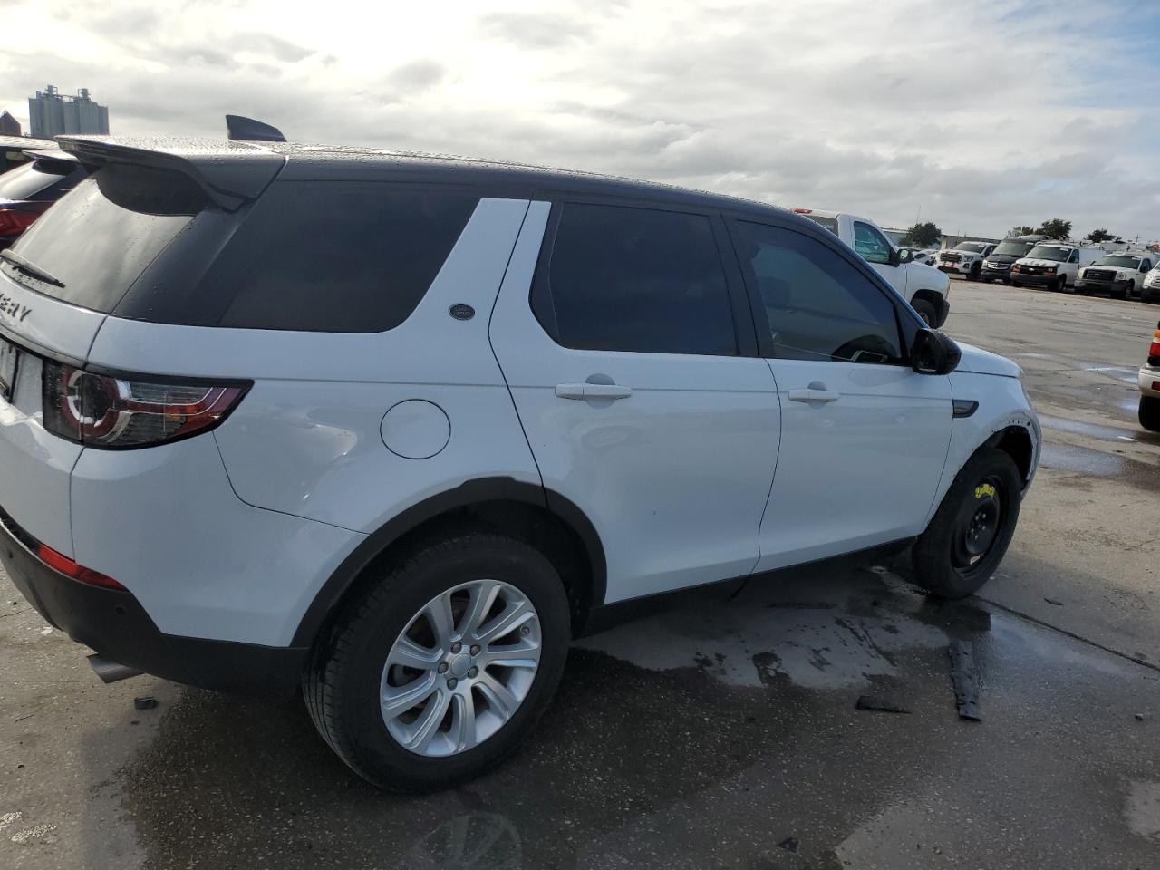 2019 Land Rover Discovery - Image 3