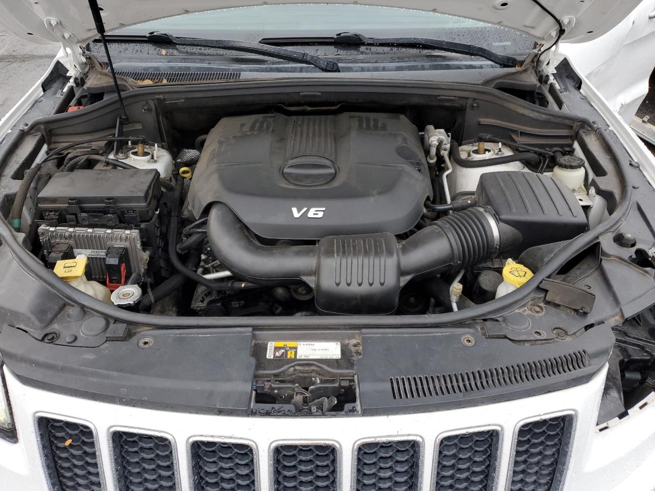 2015 Jeep Grand Cherokee - Image 11