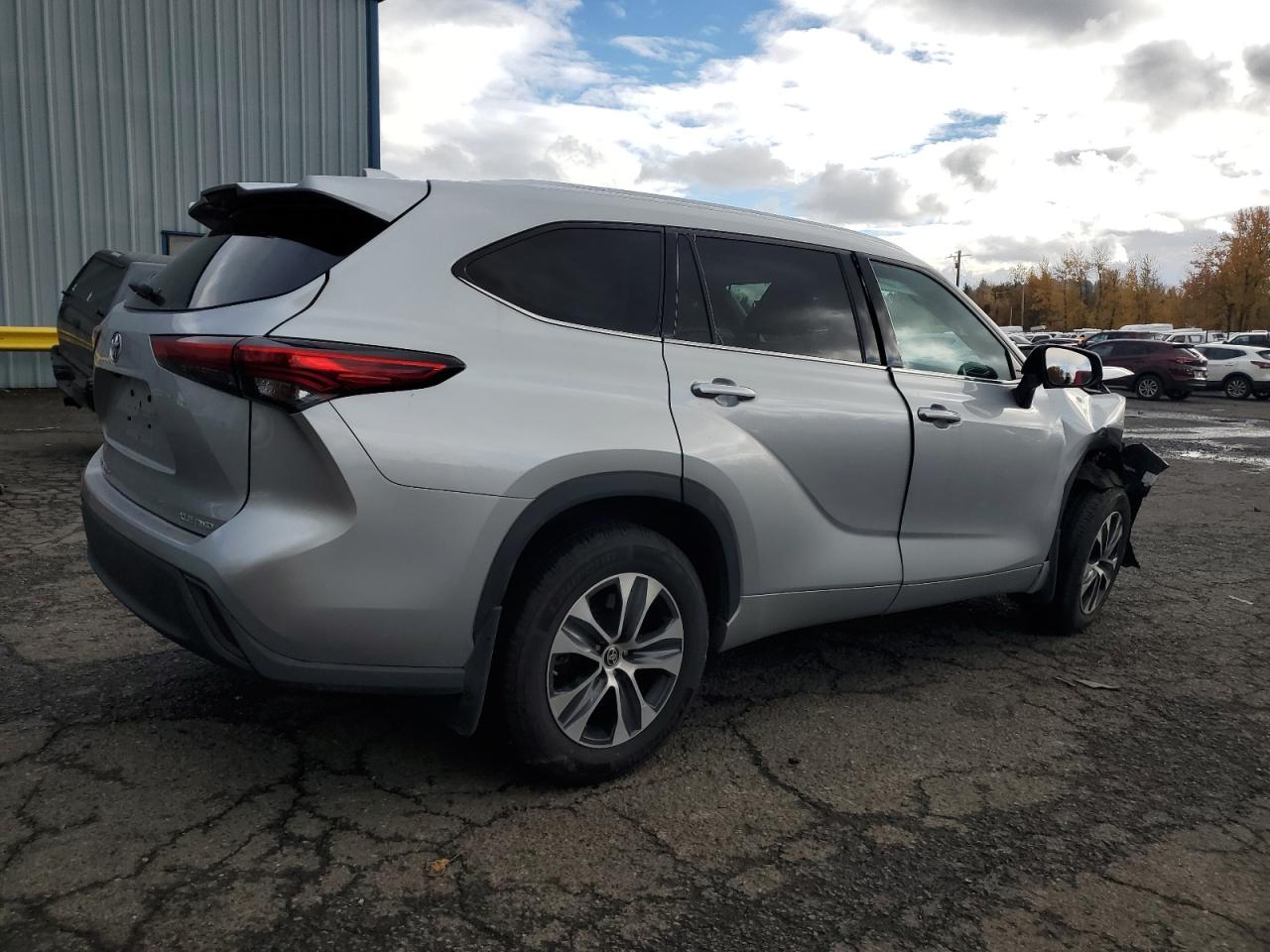 2021 Toyota Highlander - Image 3