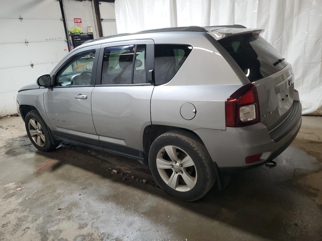 VIN 1C4NJDEB8FD183623 2015 JEEP COMPASS no.2