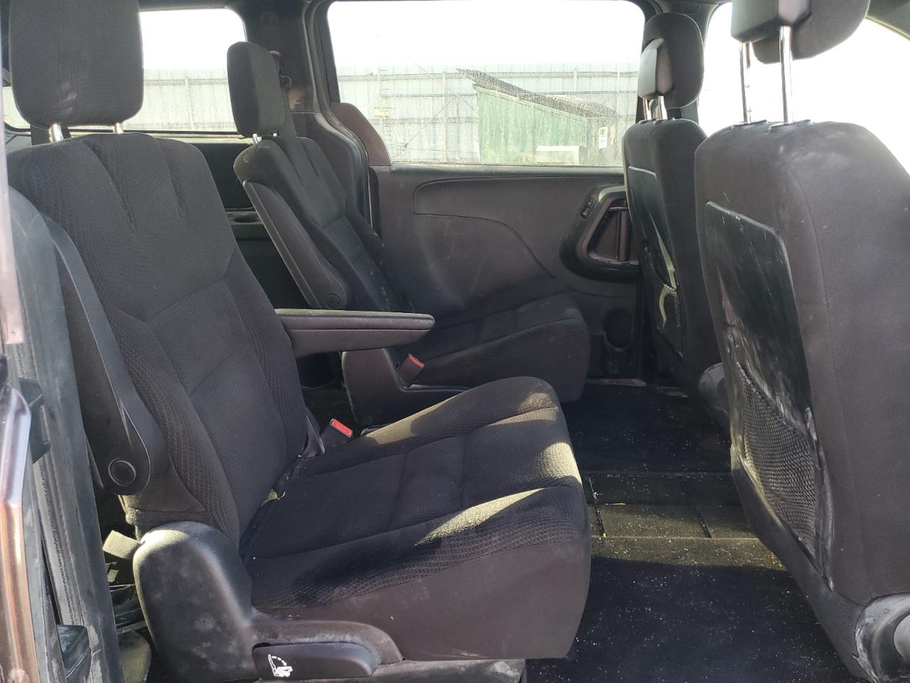 2014 Dodge Caravan - Image 11
