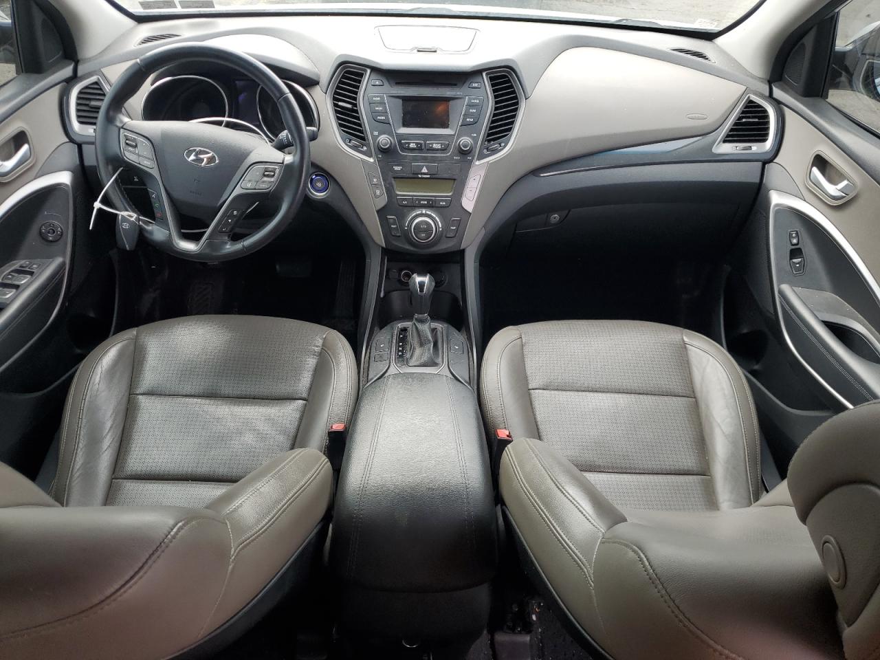 2014 Hyundai Santa Fe - Image 8