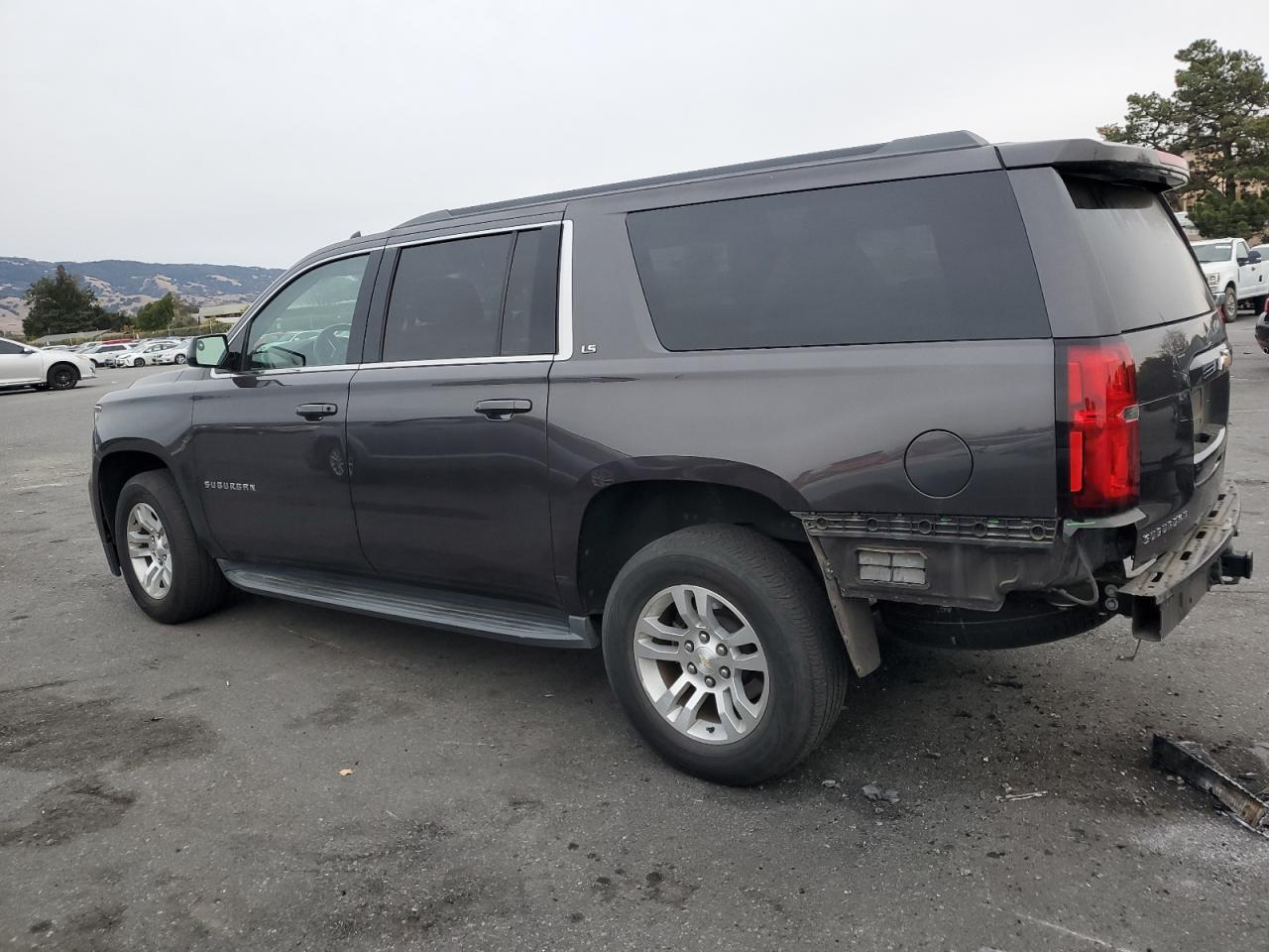 2016 Chevrolet Suburban - Image 2