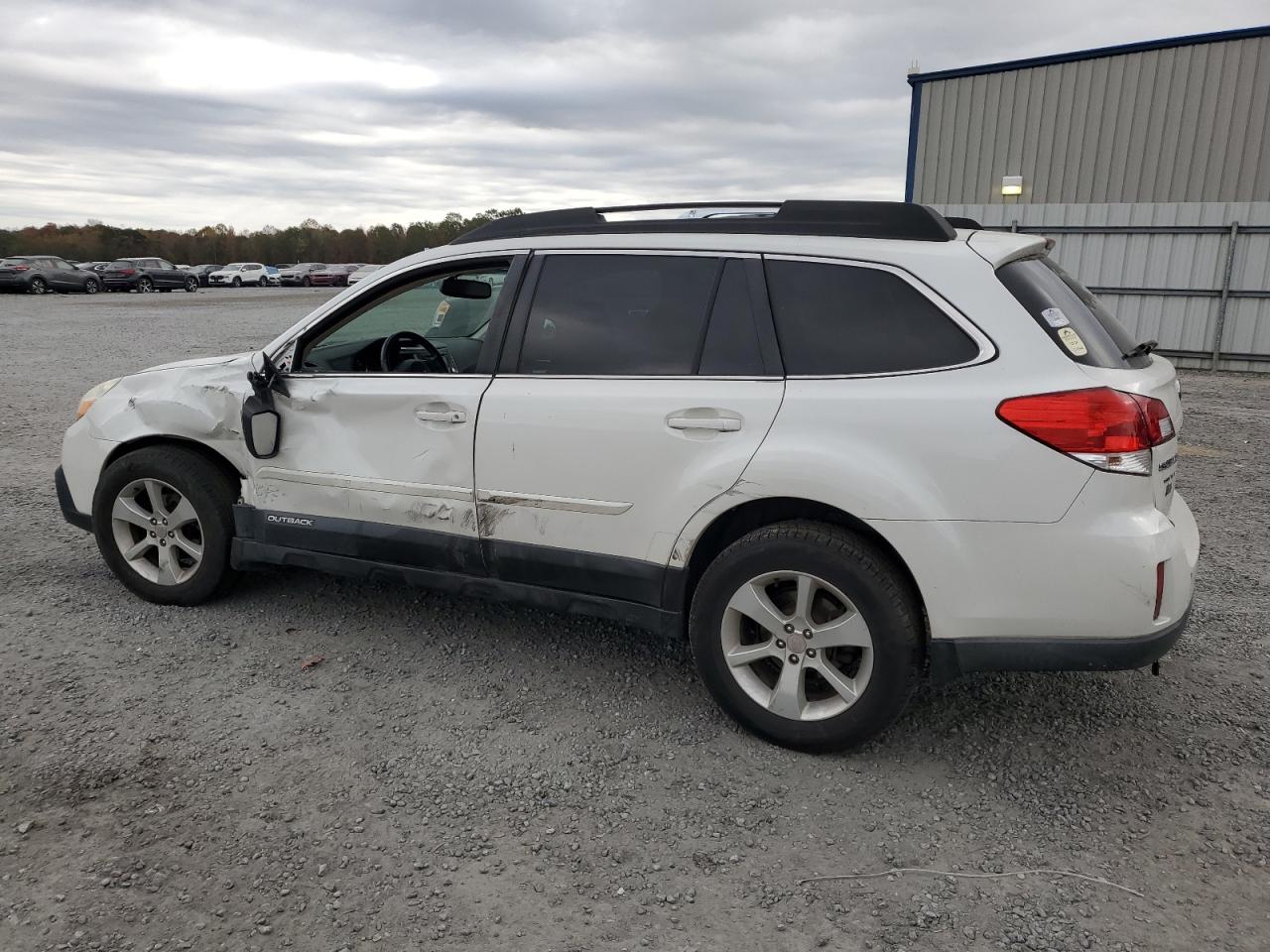 2013 Subaru Outback - Image 2