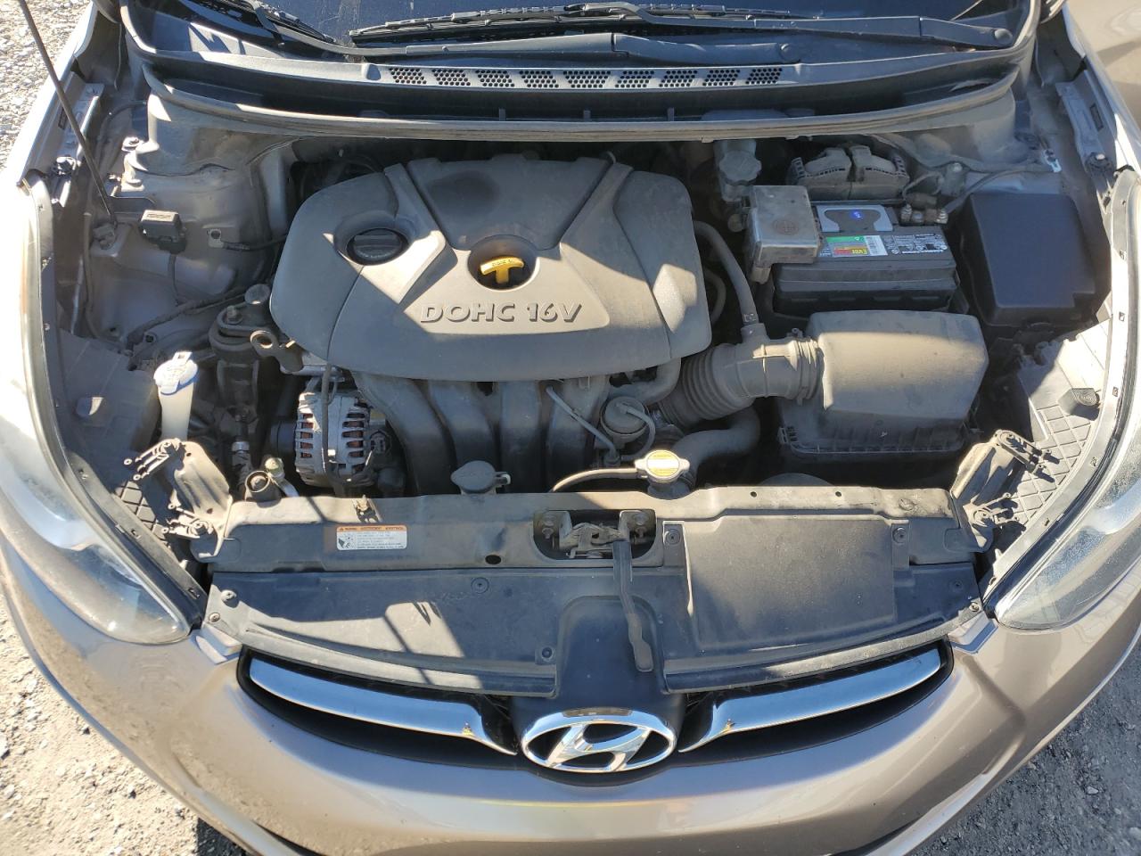 2013 Hyundai Elantra - Image 12