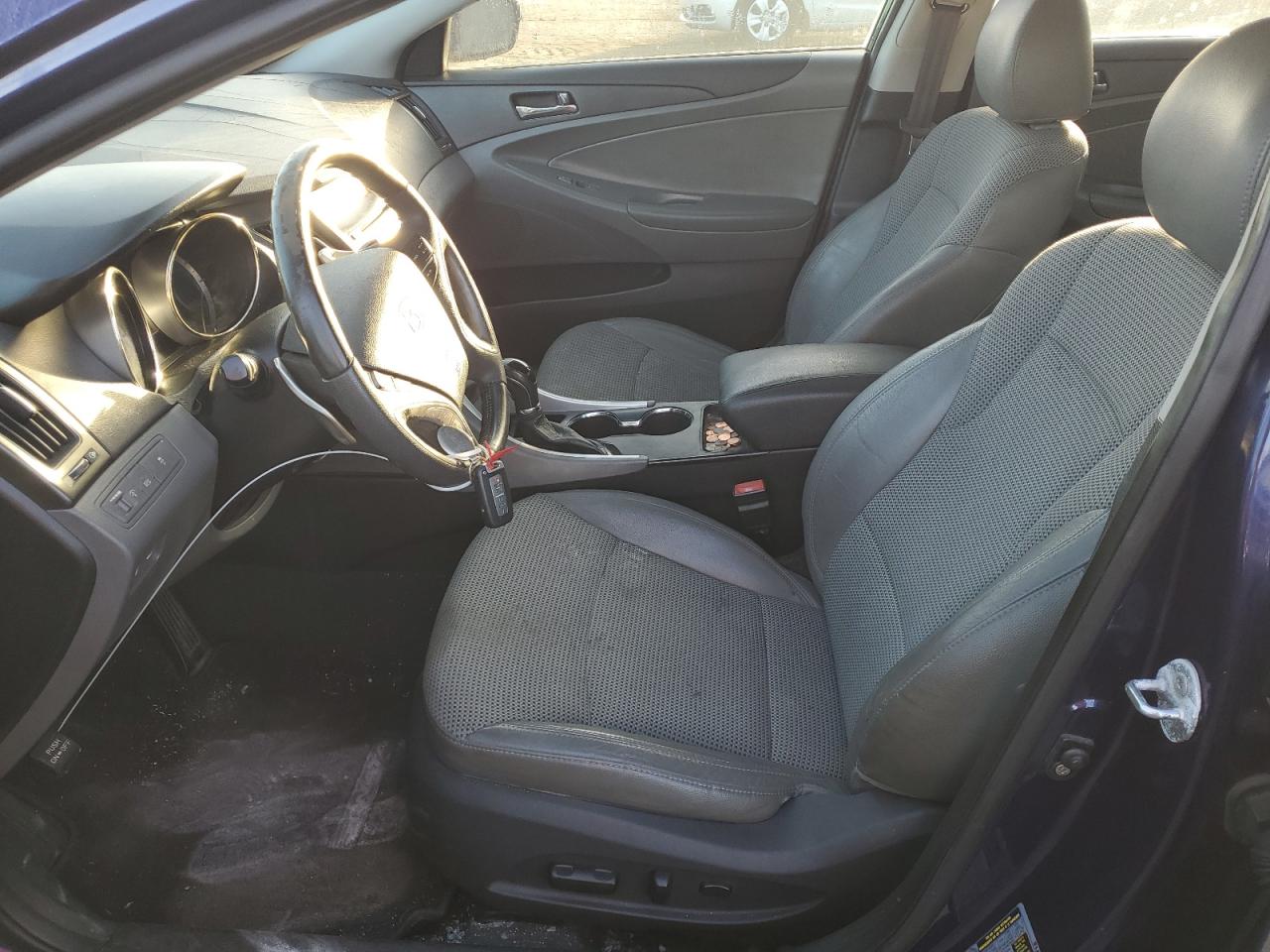 2011 Hyundai Sonata - Image 7
