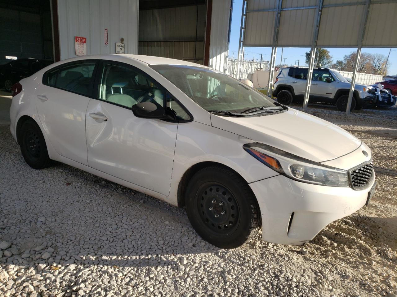 VIN 3KPFL4A76HE024570 2017 KIA FORTE no.4