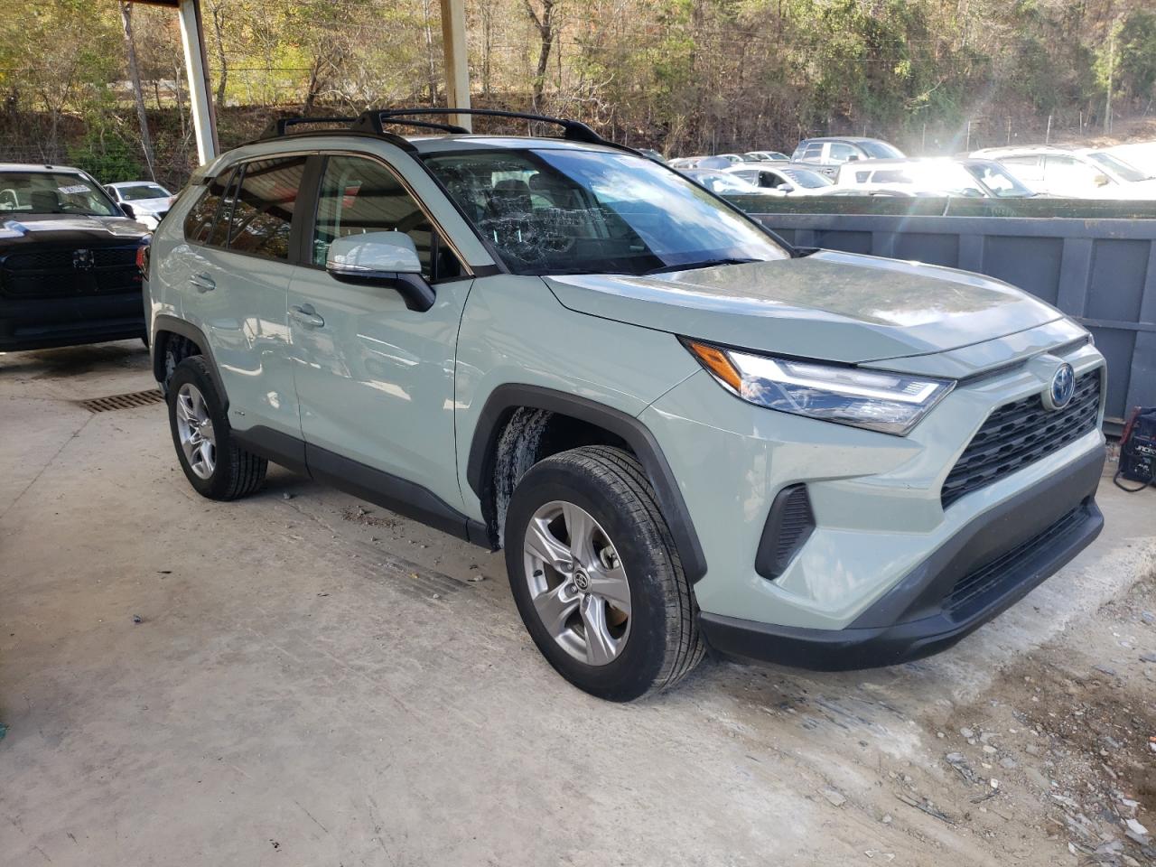 2022 Toyota RAV 4 - Image 4