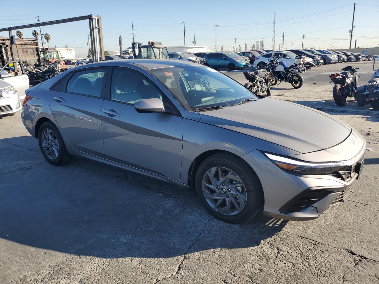 2024 Hyundai Elantra - Image 4