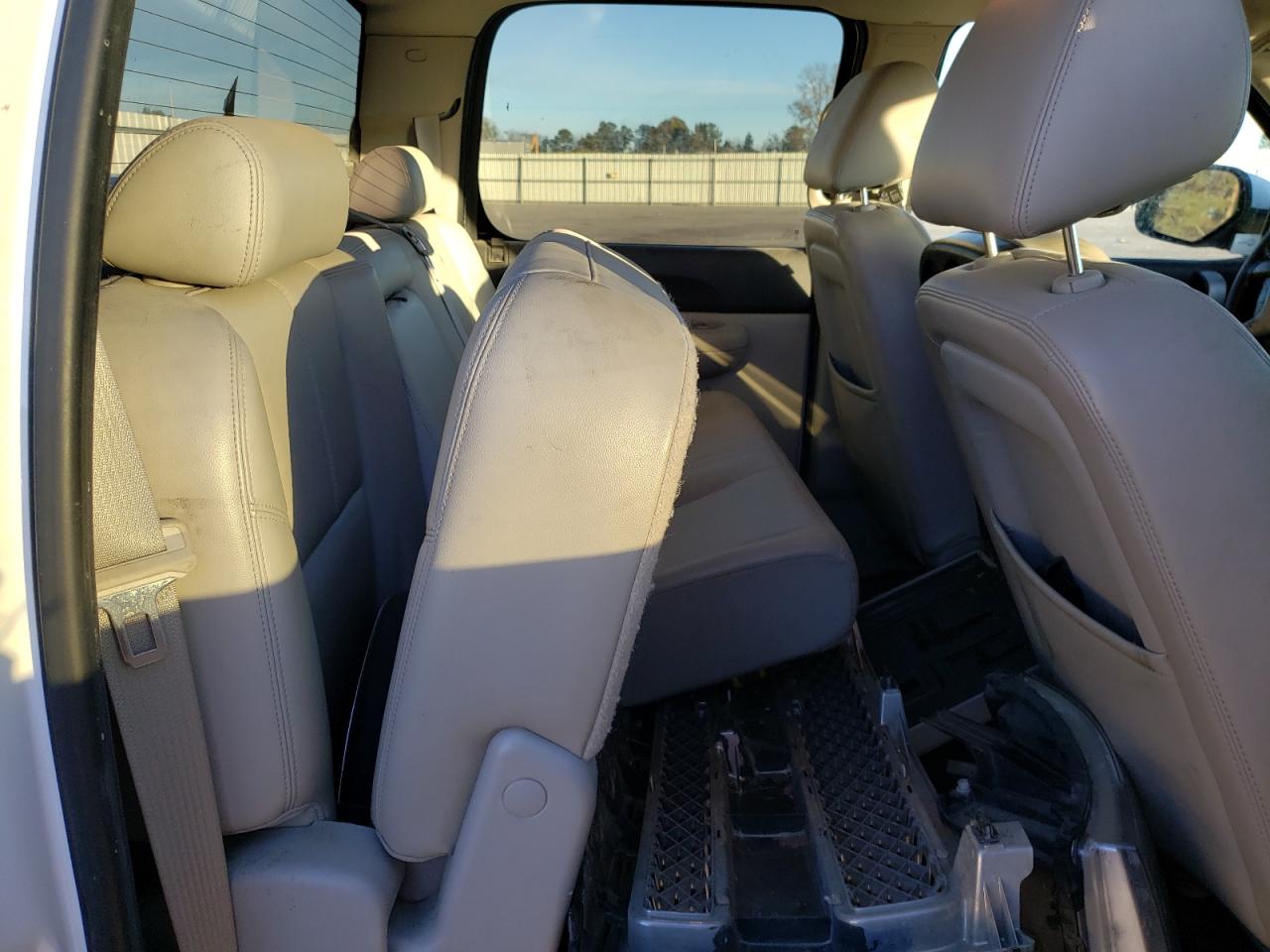2011 Chevrolet Silverado - Image 10