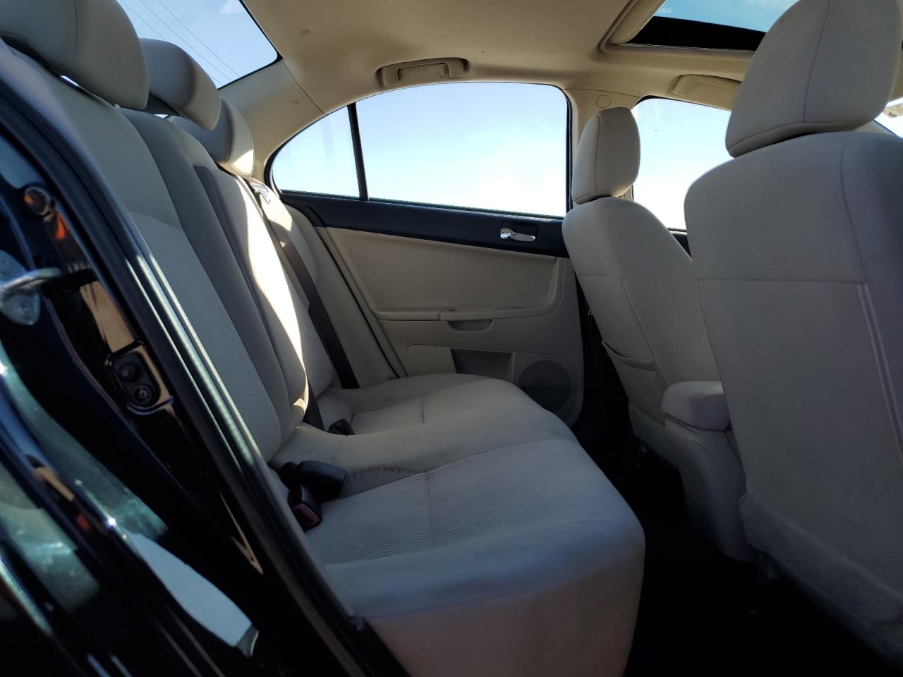 2014 Mitsubishi Lancer - Image 10