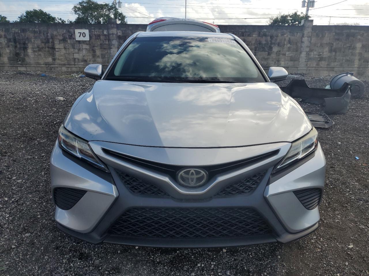 VIN 4T1B11HK8JU110785 2018 TOYOTA CAMRY no.5