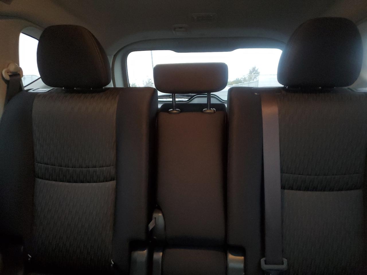 2017 Nissan Rogue - Image 10