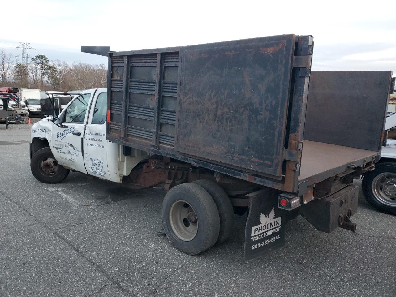 2007 Chevrolet Silverado - Image 2