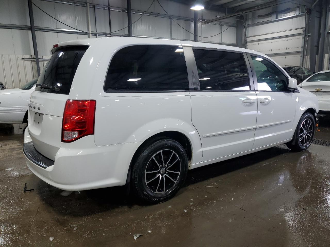2015 Dodge Caravan - Image 3