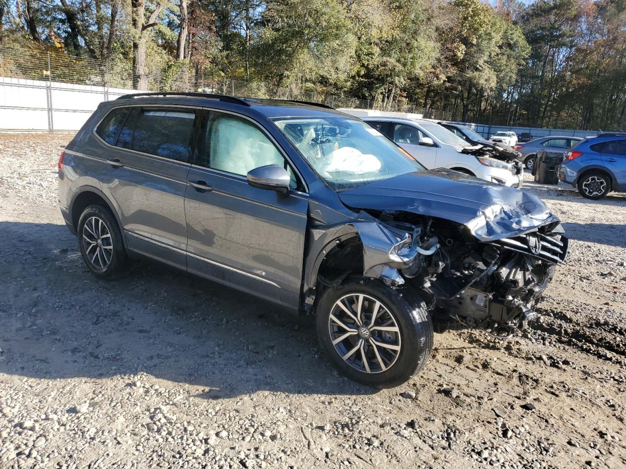 2020 Volkswagen Tiguan - Image 4