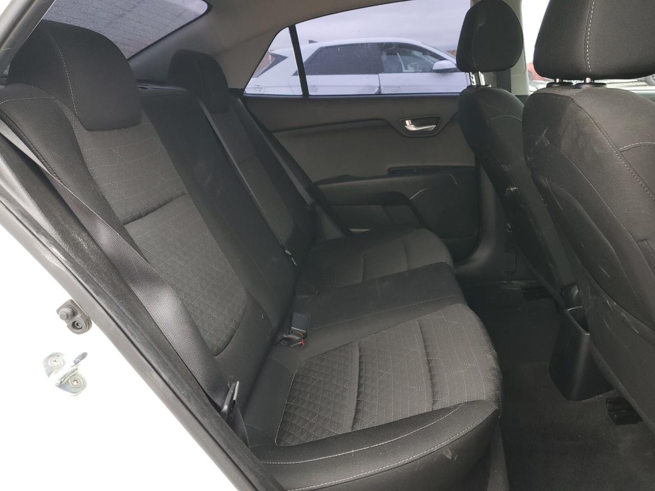 2023 Kia Rio - Image 10