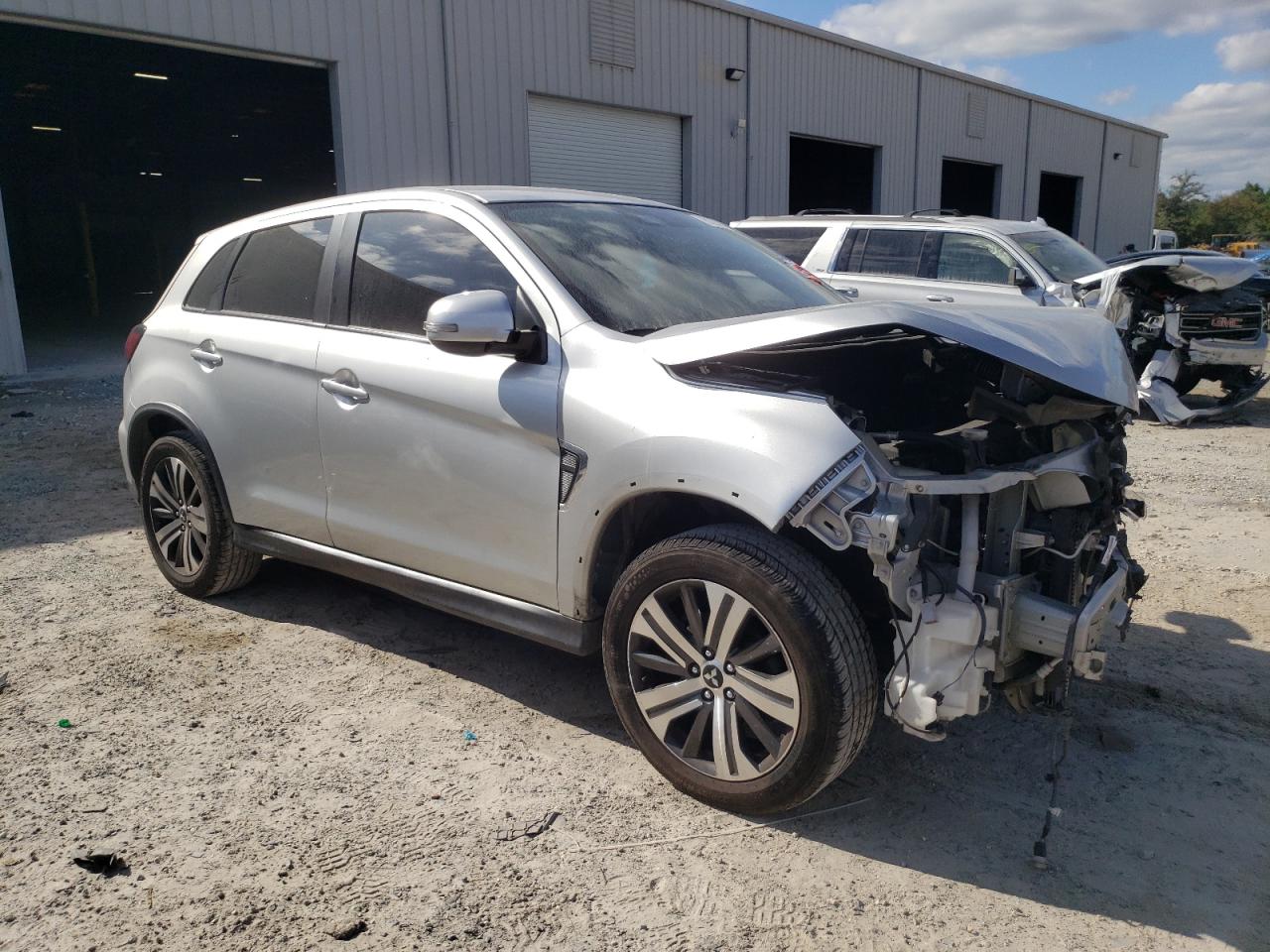 2020 Mitsubishi Outlander - Image 4
