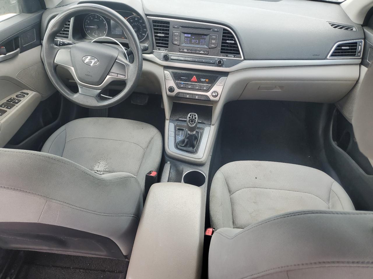 2017 Hyundai Elantra - Image 8