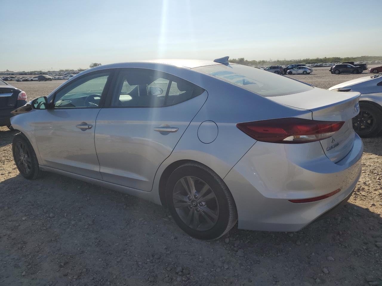 VIN KMHD84LF6HU062245 2017 HYUNDAI ELANTRA no.2