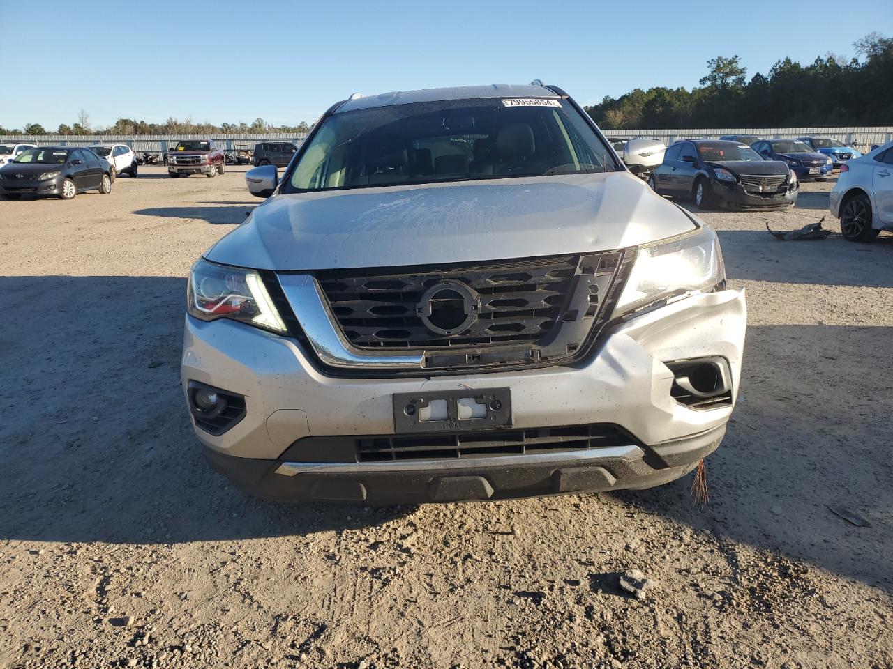 2018 Nissan Pathfinder - Image 5