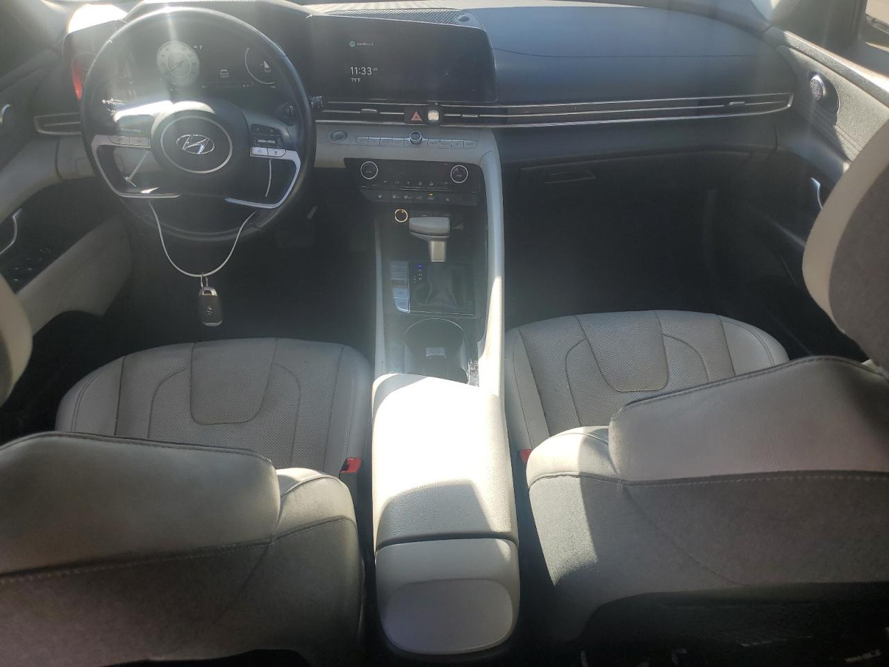 2021 Hyundai Elantra - Image 8