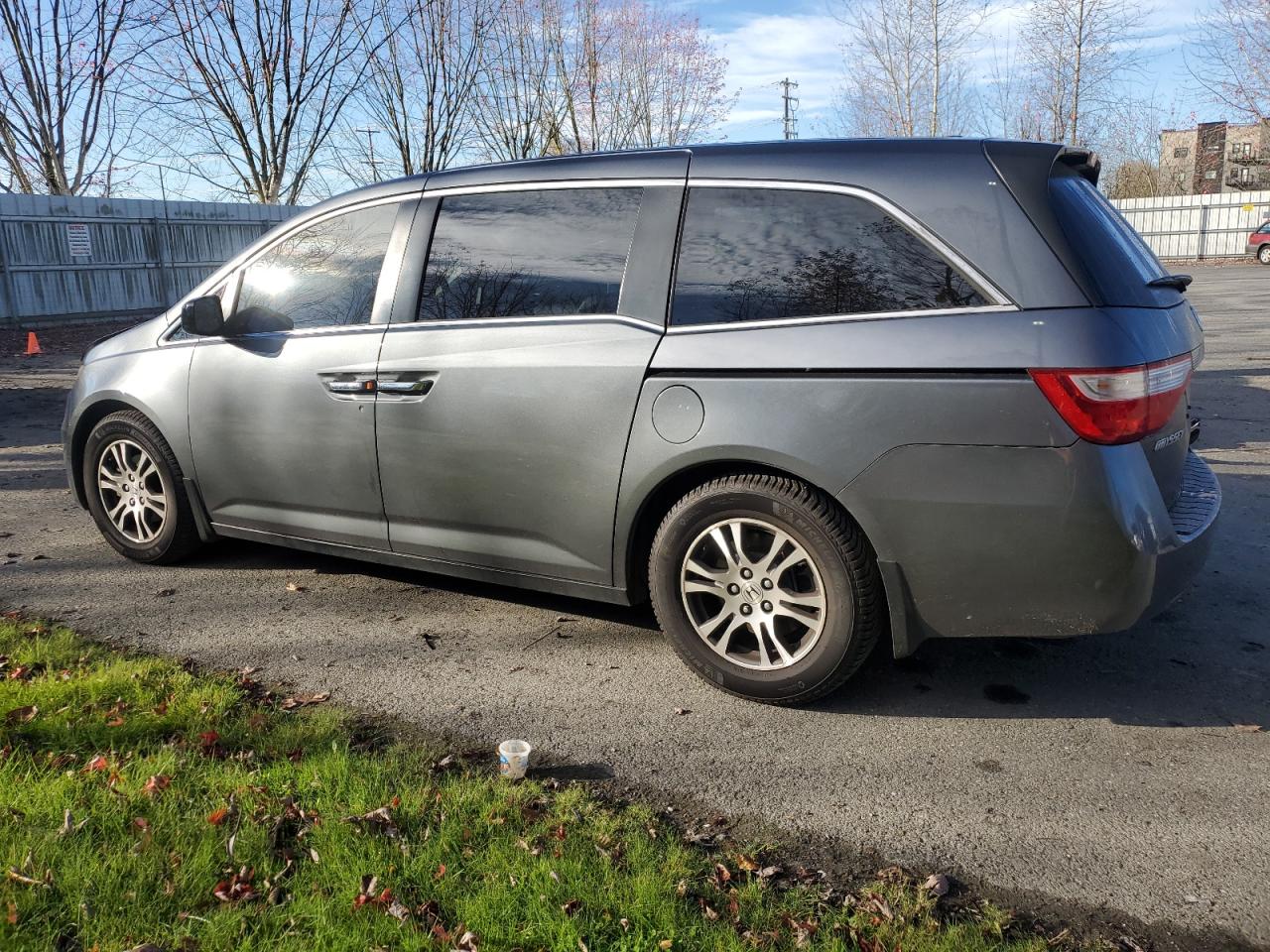 2013 Honda Odyssey - Image 2