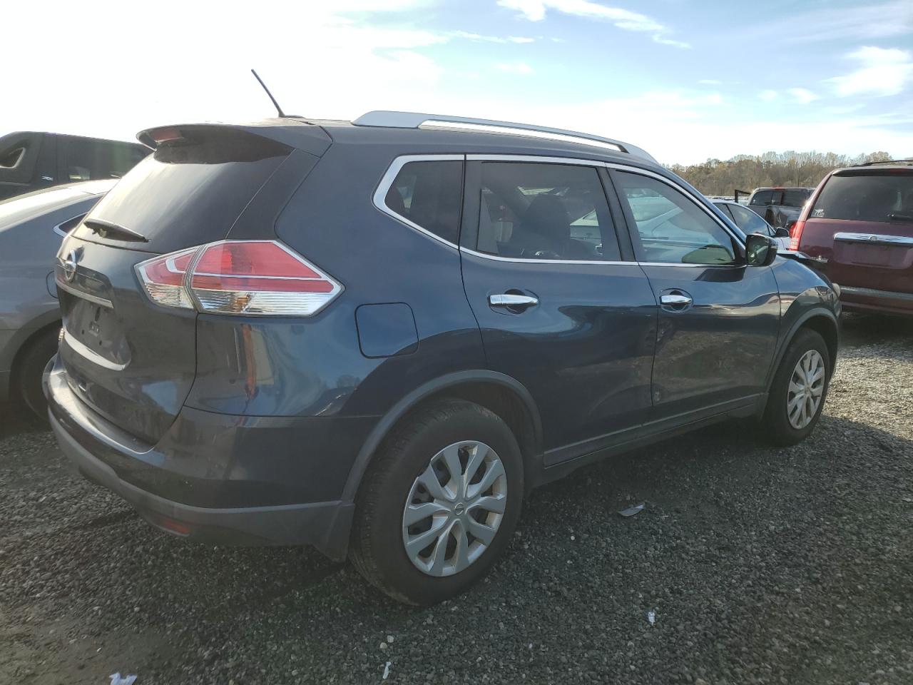 2016 Nissan Rogue - Image 3