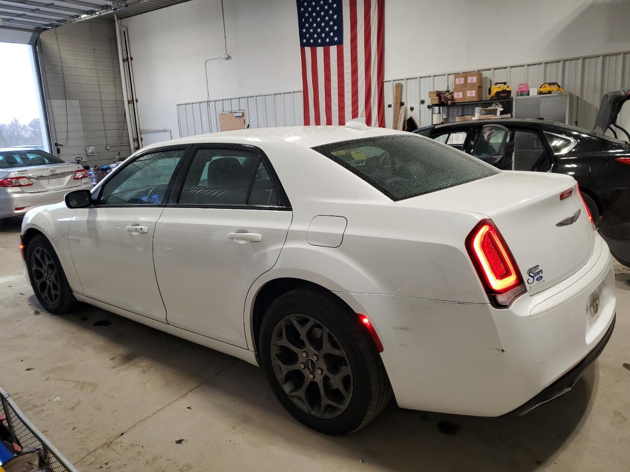 2015 Chrysler 300 - Image 2