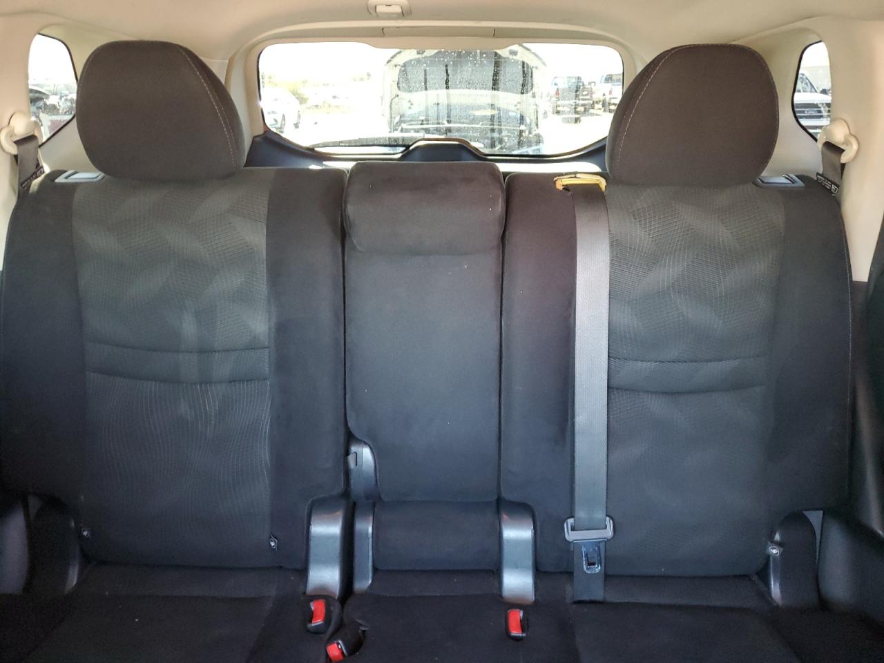 2015 Nissan Rogue - Image 10