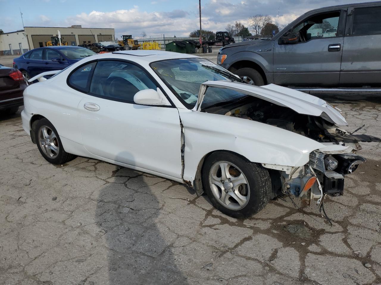 2000 Hyundai Tiburon - Image 4