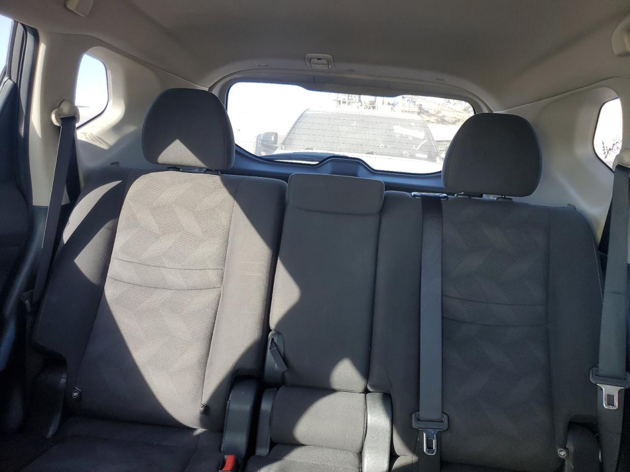 2016 Nissan Rogue - Image 10