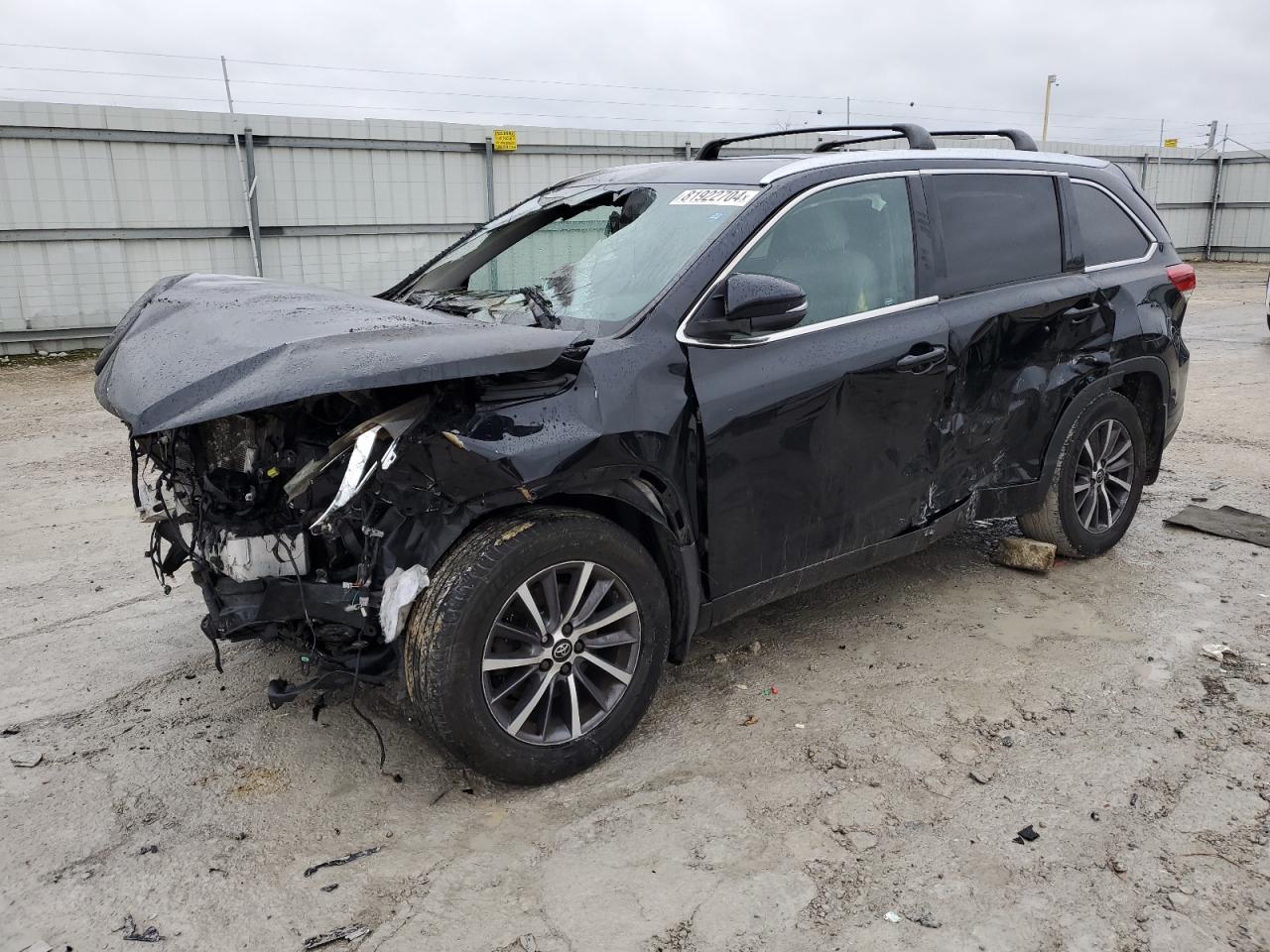 2018 Toyota Highlander - Image 1