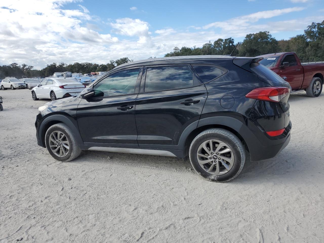 2017 Hyundai Tucson - Image 2