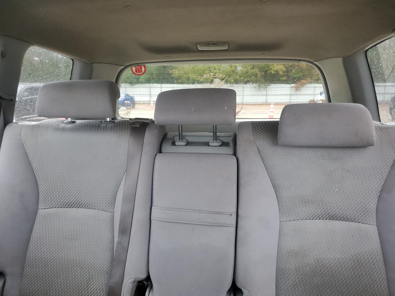 2005 Toyota Highlander - Image 10