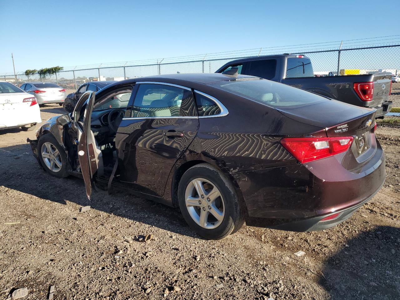 2020 Chevrolet Malibu - Image 2