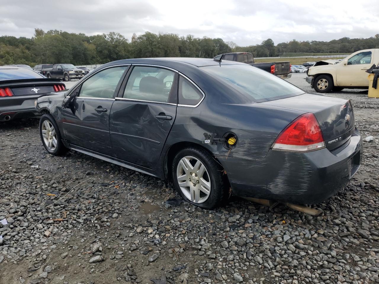 2016 Chevrolet Impala - Image 2