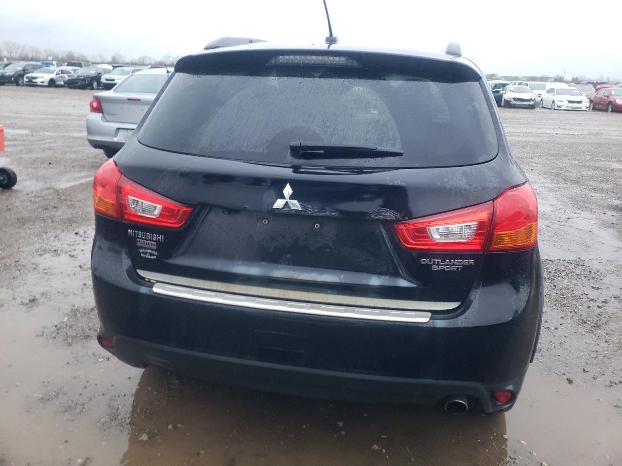 2013 Mitsubishi Outlander - Image 6