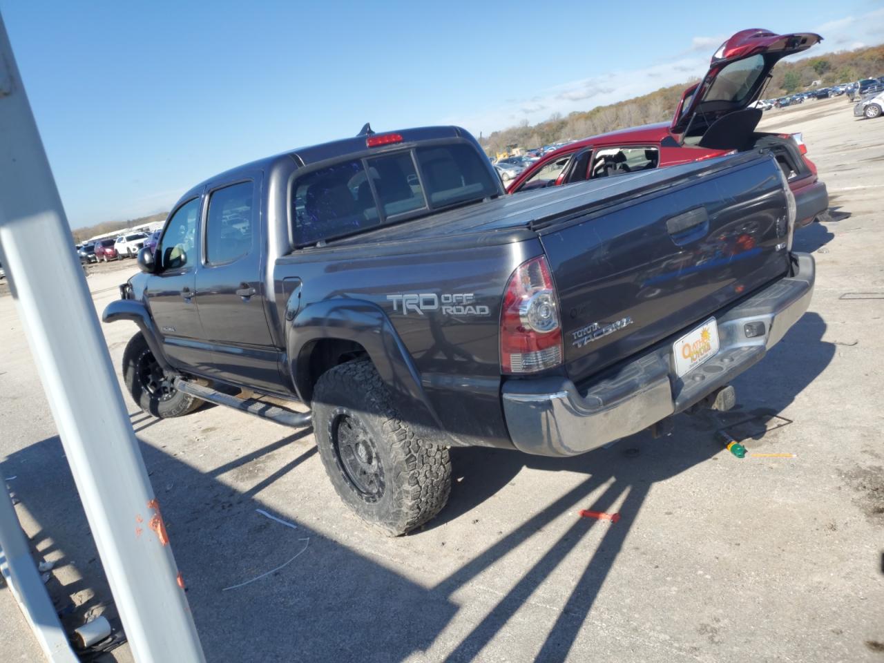 2015 Toyota Tacoma - Image 2