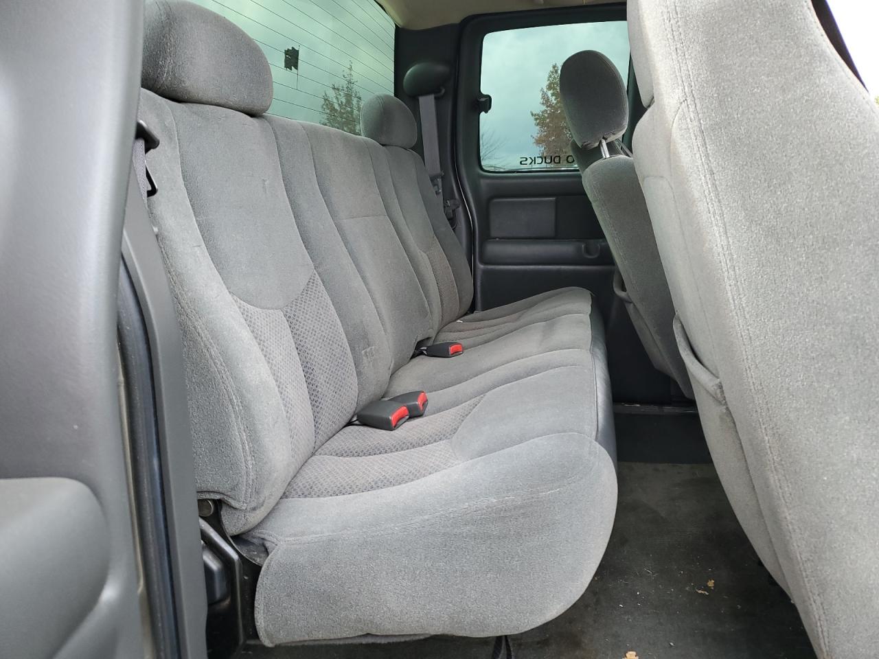 2003 Chevrolet Silverado - Image 10