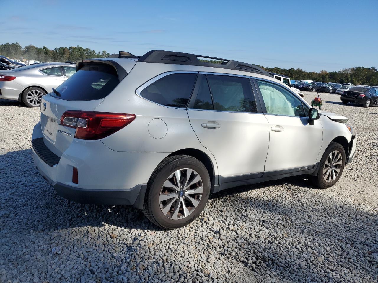 2015 Subaru Outback - Image 3