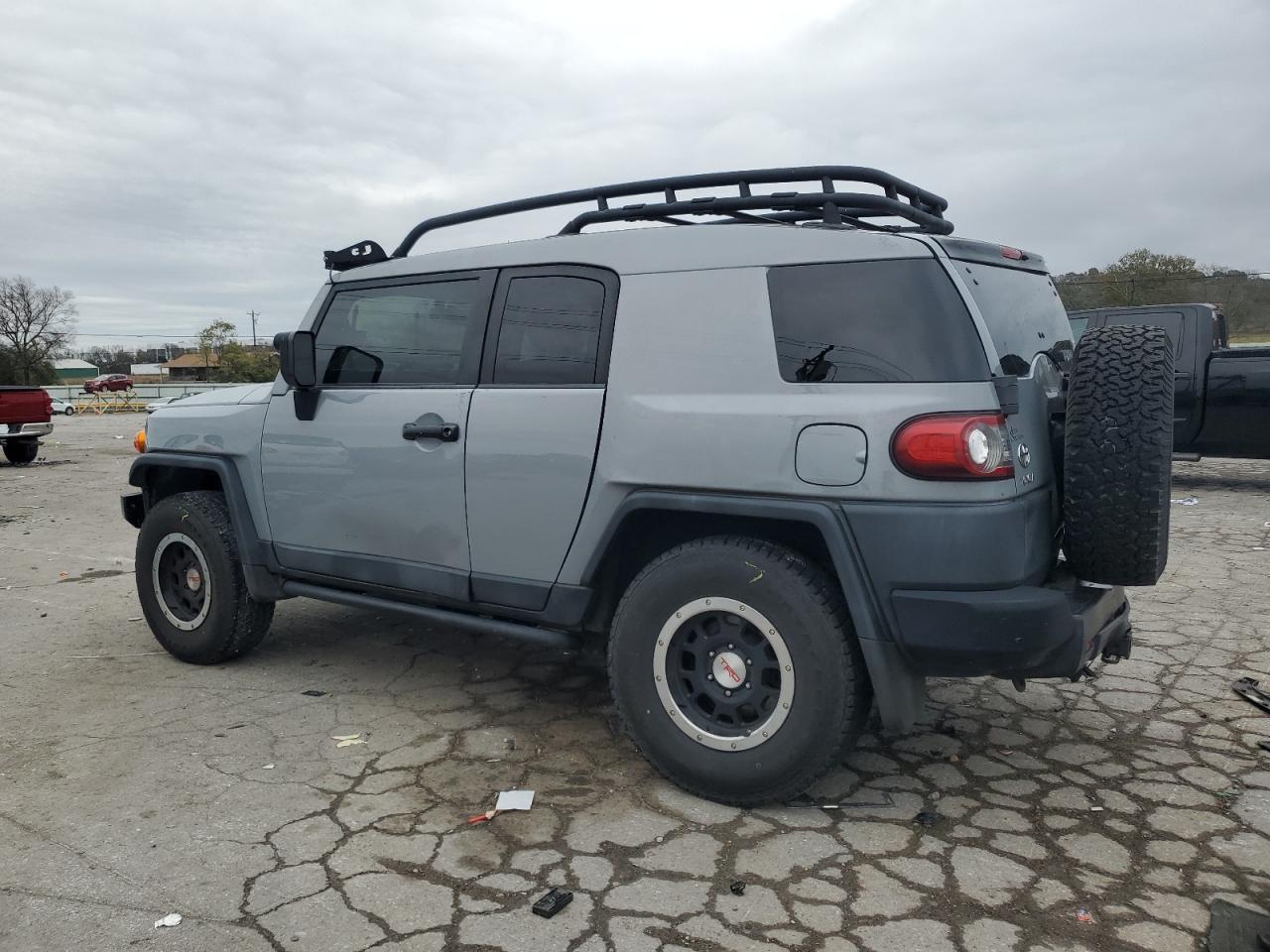 VIN JTEBU4BF7DK157505 2013 TOYOTA FJ CRUISER no.2