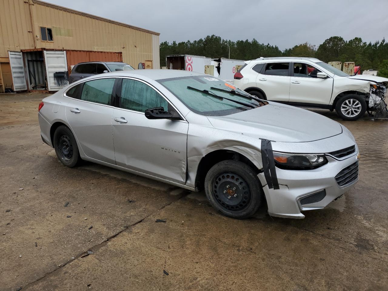 2017 Chevrolet Malibu - Image 4