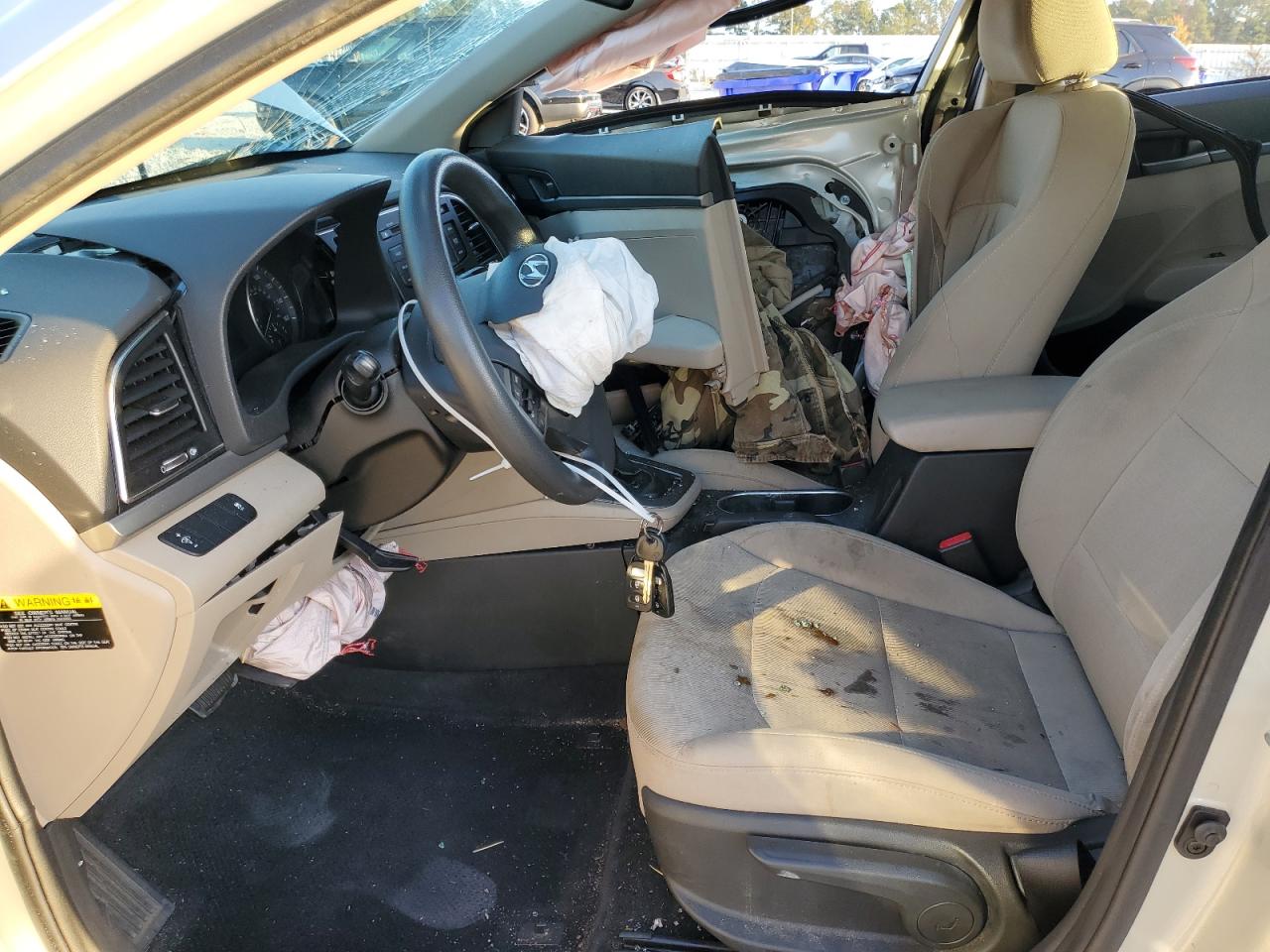 2017 Hyundai Elantra - Image 7
