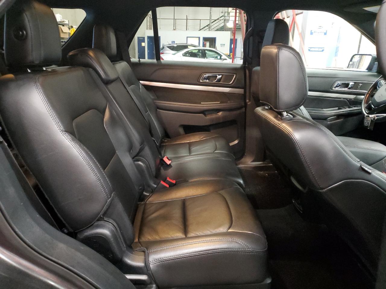 2018 Ford Explorer - Image 11