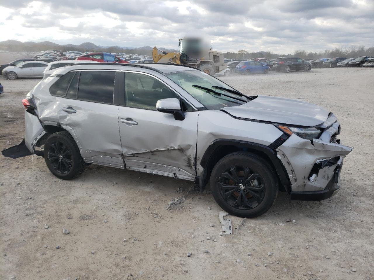 2022 Toyota RAV 4 - Image 4