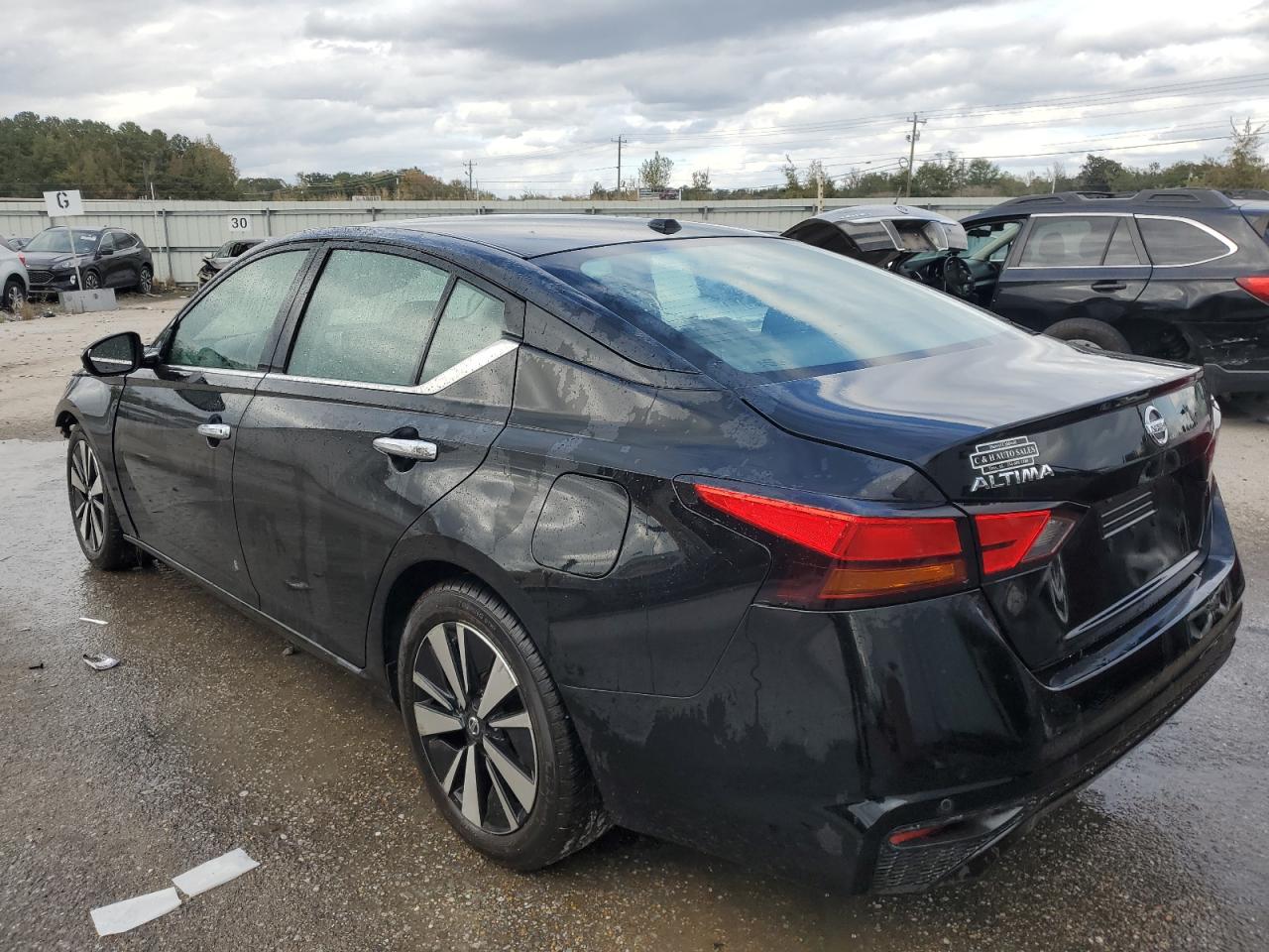 2019 Nissan Altima - Image 2