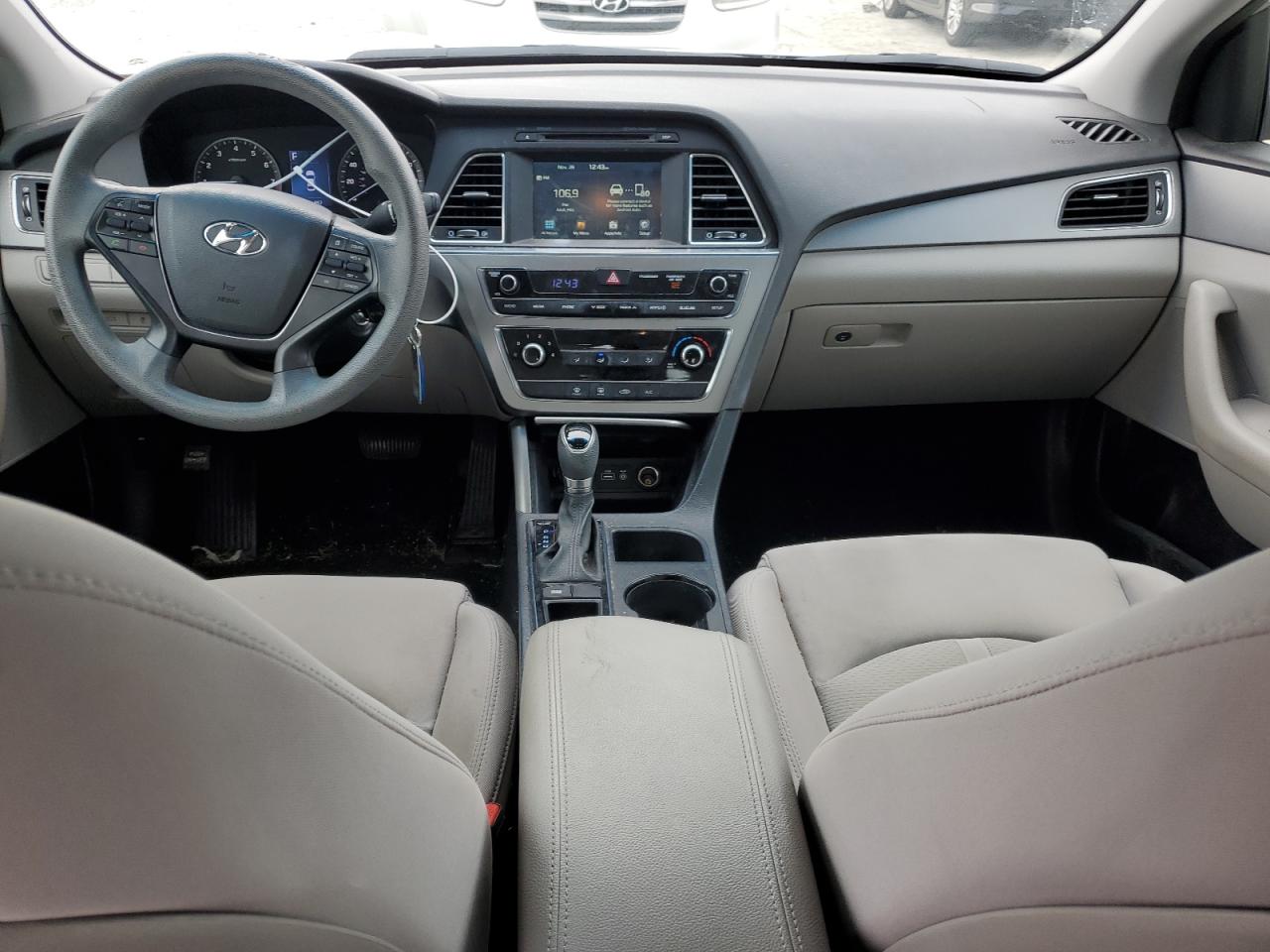 2016 Hyundai Sonata - Image 8