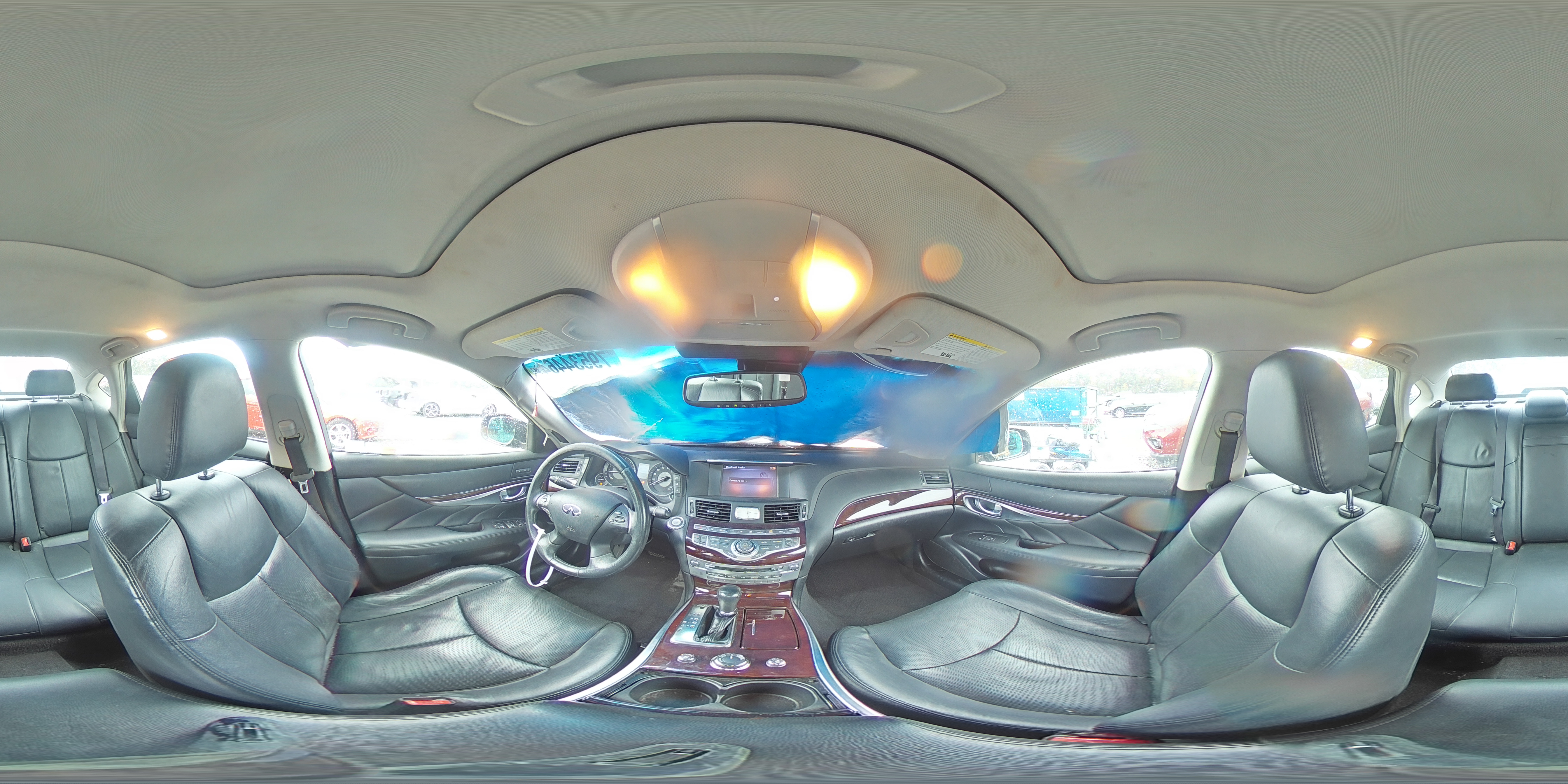 2015 Infiniti Q70 - Image 14