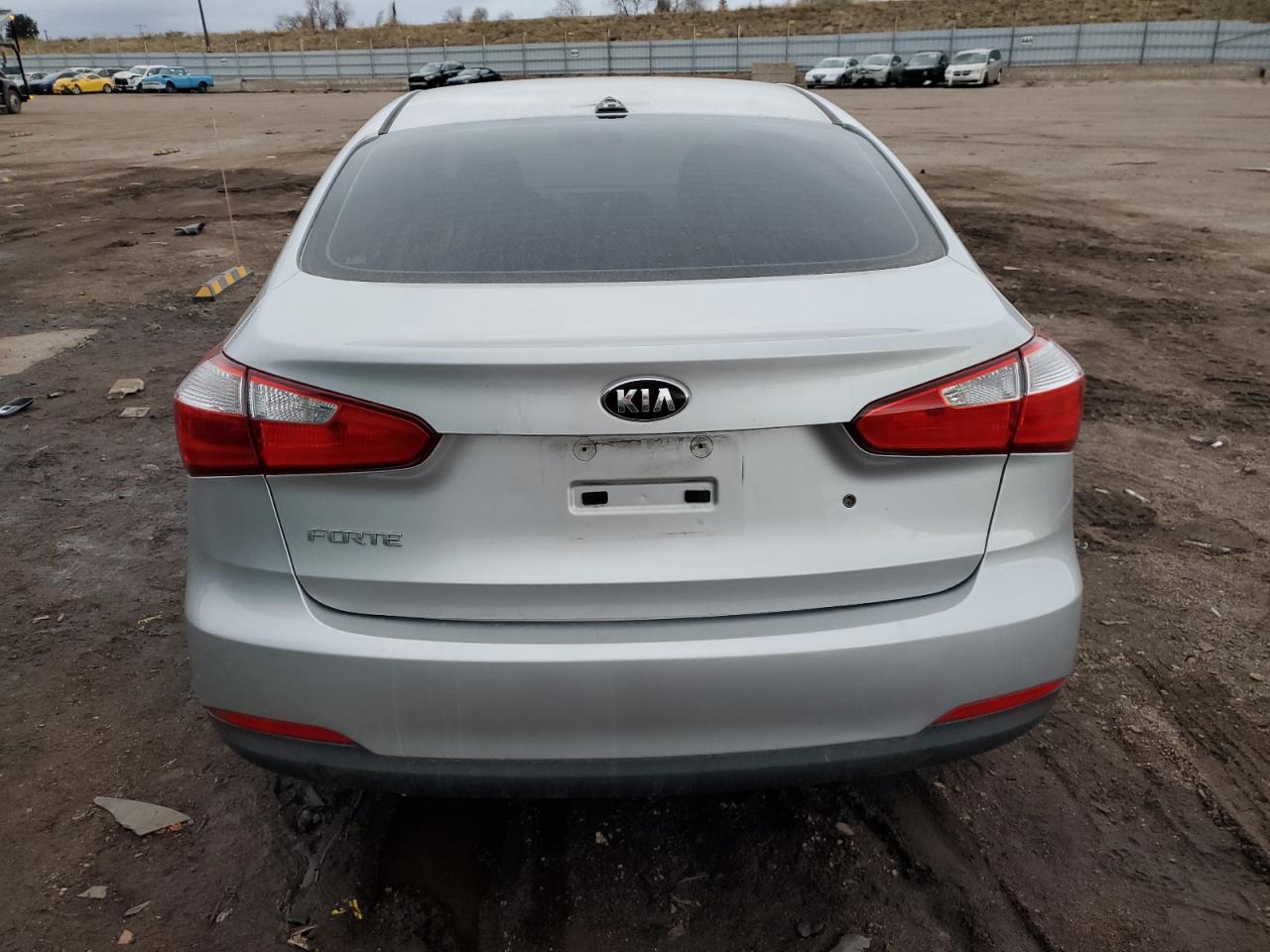 VIN KNAFK4A60F5261524 2015 KIA FORTE no.6